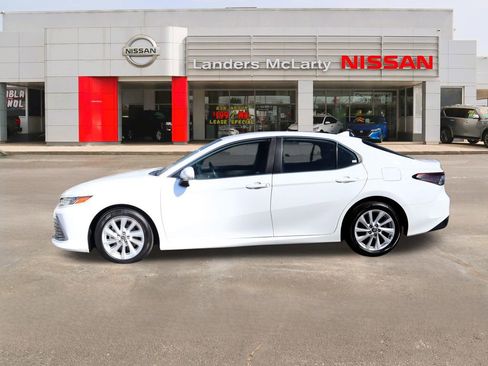 Used 2024 Toyota Camry LE w/ Convenience Package image 6