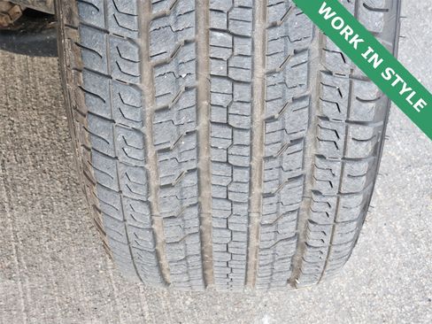 Used 2025 Chevrolet Colorado W/T w/ Advanced Trailering Package image 11