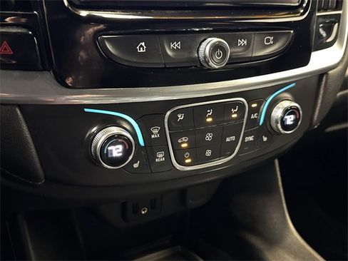 Certified 2023 Chevrolet Traverse LT w/ Midnight/Sport Edition image 21