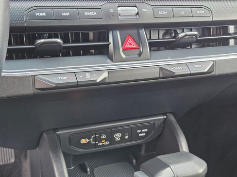 Used 2025 Kia K4 GT-Line w/ GT-Line Premium Package FWD image 28