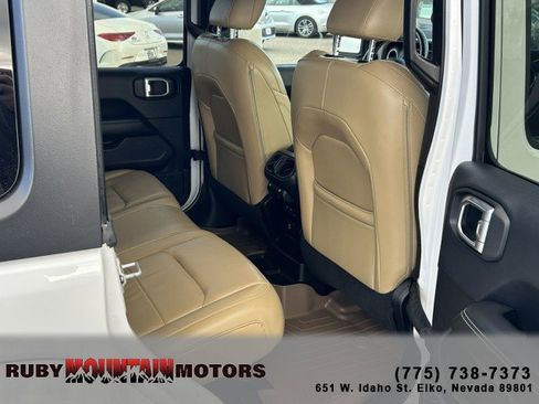 Used 2018 Jeep Wrangler Unlimited Sahara w/ Cold Weather Group image 21