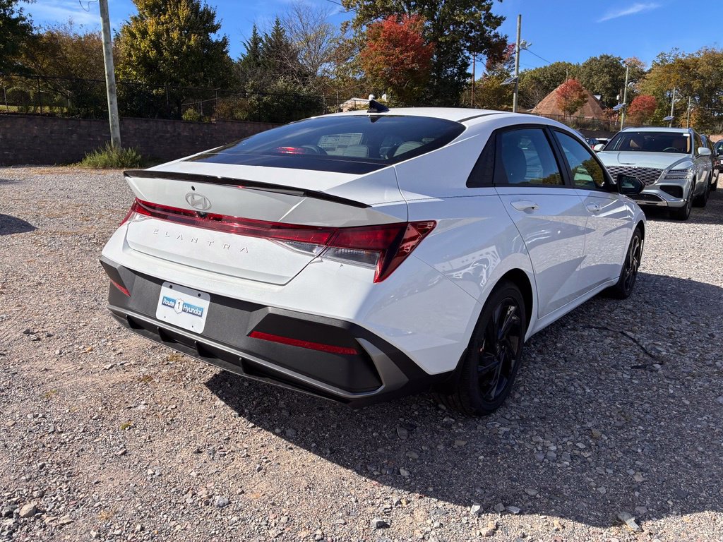 New 2026 Hyundai Elantra SEL Sport FWD image 7