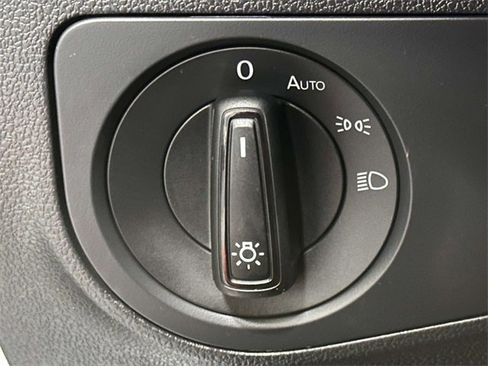 Used 2022 Volkswagen Tiguan S image 22