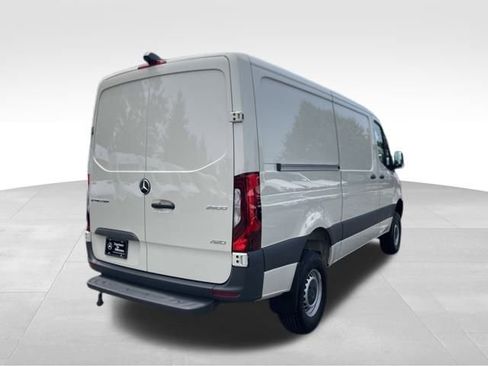 Used 2025 Mercedes-Benz Sprinter 2500 image 5
