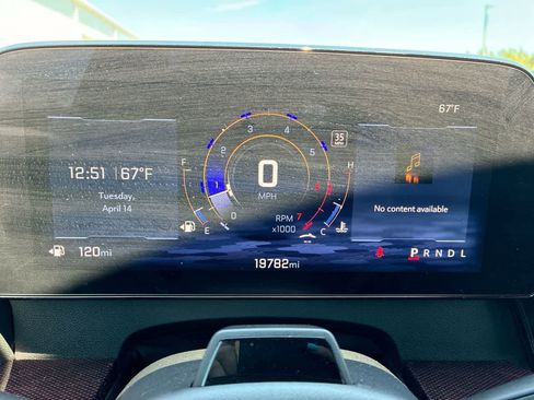 Used 2025 Chevrolet Traverse RS image 12