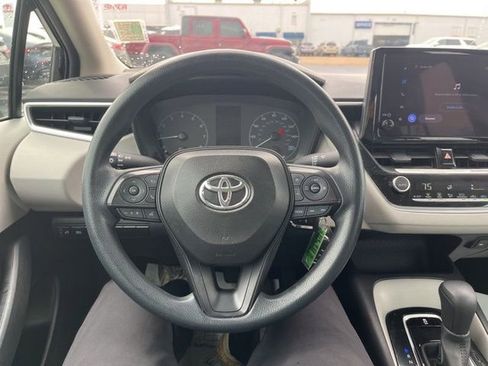 Used 2024 Toyota Corolla LE FWD image 11