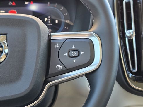 New 2025 Volvo XC40 B5 Ultra w/ Protection Package image 40