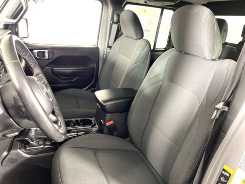 Used 2022 Jeep Gladiator Sport image 16