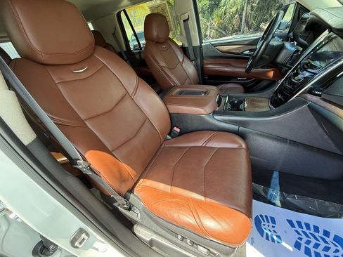 Used 2016 Cadillac Escalade Premium RWD image 15