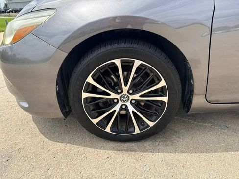 Used 2016 Toyota Camry SE FWD image 9