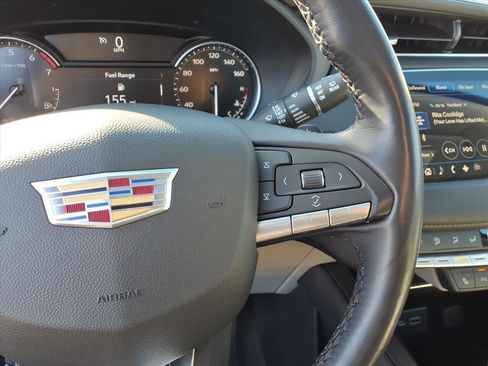 Certified 2023 Cadillac XT4 Luxury w/ Cold Weather Package image 27