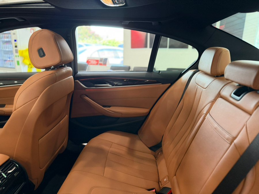 Used 2023 BMW 530i w/ M Sport Package RWD image 15
