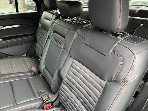 New 2026 Ford Explorer ST-Line w/ ST-Line Street Pack image 12