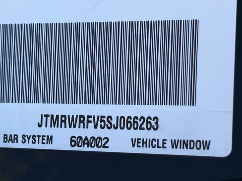 Certified 2025 Toyota RAV4 XLE image 31