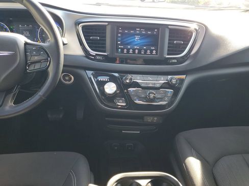 Used 2018 Chrysler Pacifica Touring Plus w/ S Appearance Package image 18