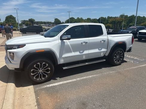 Used 2023 GMC Canyon Denali AWD/4WD image 3