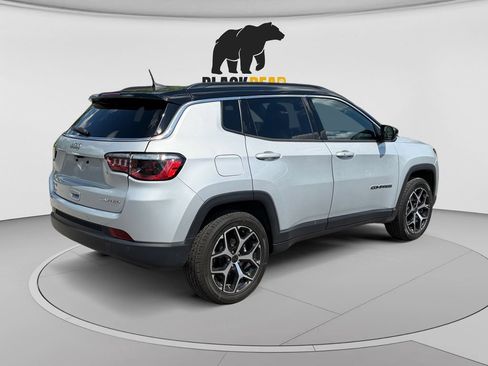 Used 2025 Jeep Compass Limited AWD/4WD image 3