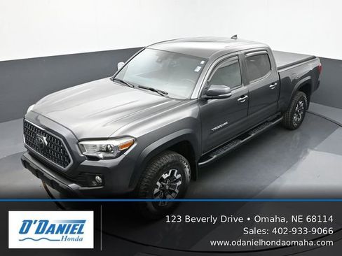 Used 2018 Toyota Tacoma TRD Off-Road w/ Technology Package AWD/4WD image 21