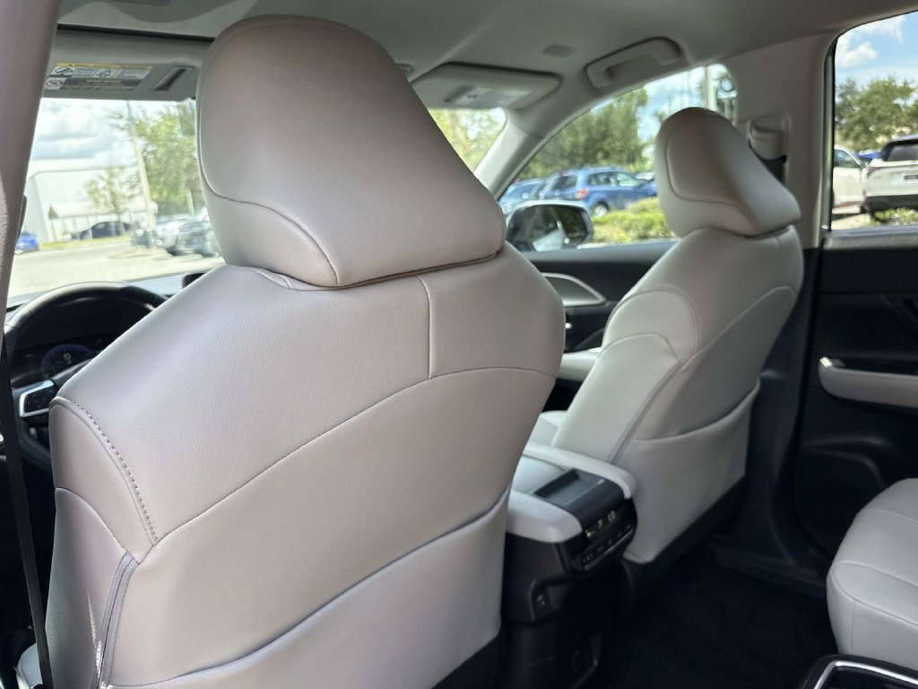 Used 2025 Toyota Grand Highlander FWD image 13