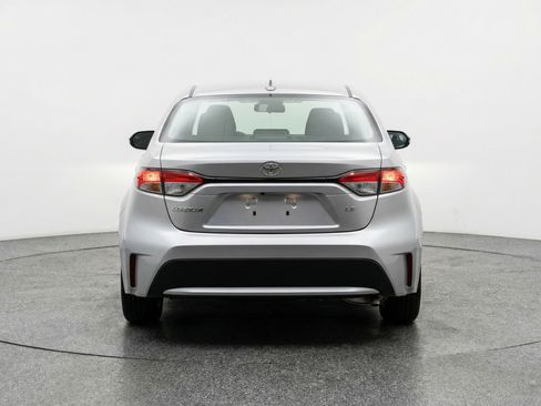 Used 2025 Toyota Corolla LE image 7