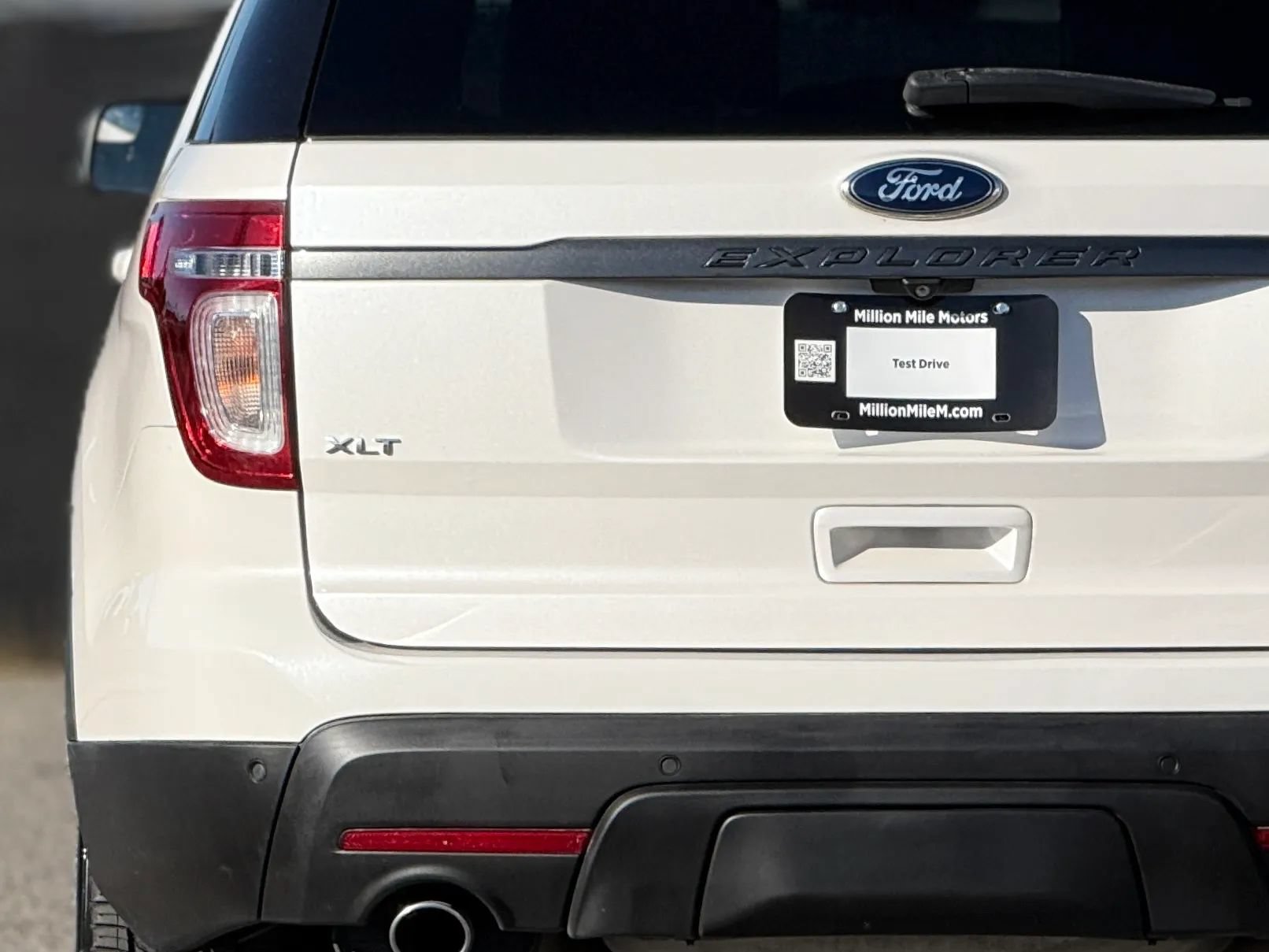Used 2015 Ford Explorer XLT w/ Equipment Group 202B AWD/4WD image 13