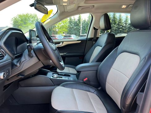 Used 2021 Ford Escape Titanium w/ Titanium Elite Package AWD/4WD image 8