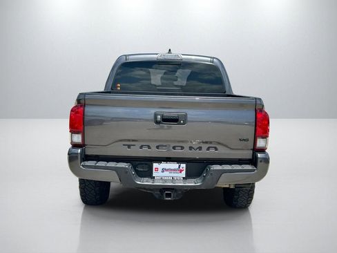 Used 2019 Toyota Tacoma TRD Off-Road w/ TRD Premium Off Road Package image 6