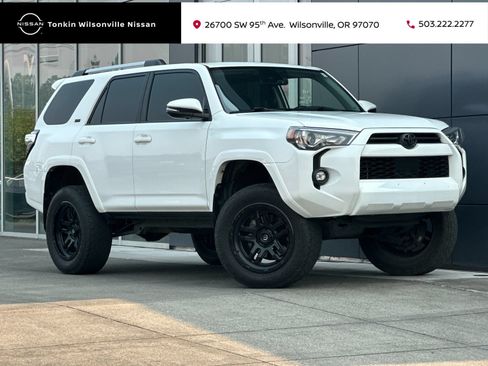 Used 2022 Toyota 4Runner SR5 Premium w/ Moonroof Package AWD/4WD image 1