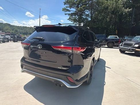 Used 2023 Toyota Highlander XSE AWD/4WD image 8