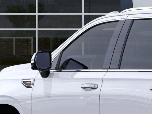 New 2026 GMC Yukon Elevation image 12