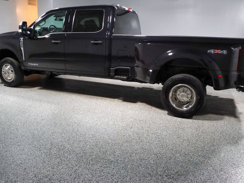 Used 2023 Ford F350 XLT AWD/4WD image 10