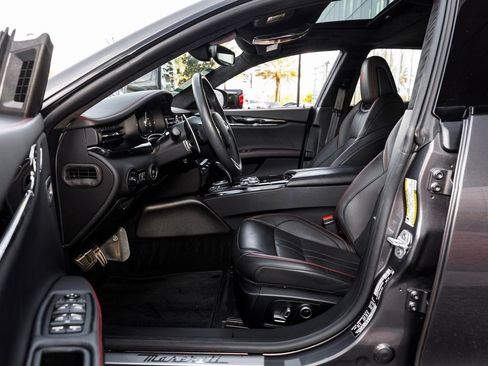 Used 2022 Maserati Quattroporte Modena image 28