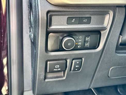 Used 2024 Ford Expedition XLT RWD image 6