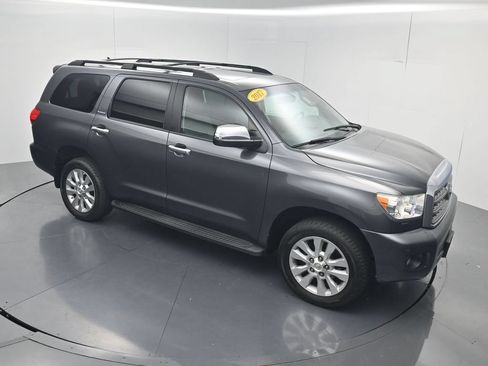 Used 2017 Toyota Sequoia Platinum AWD/4WD image 69