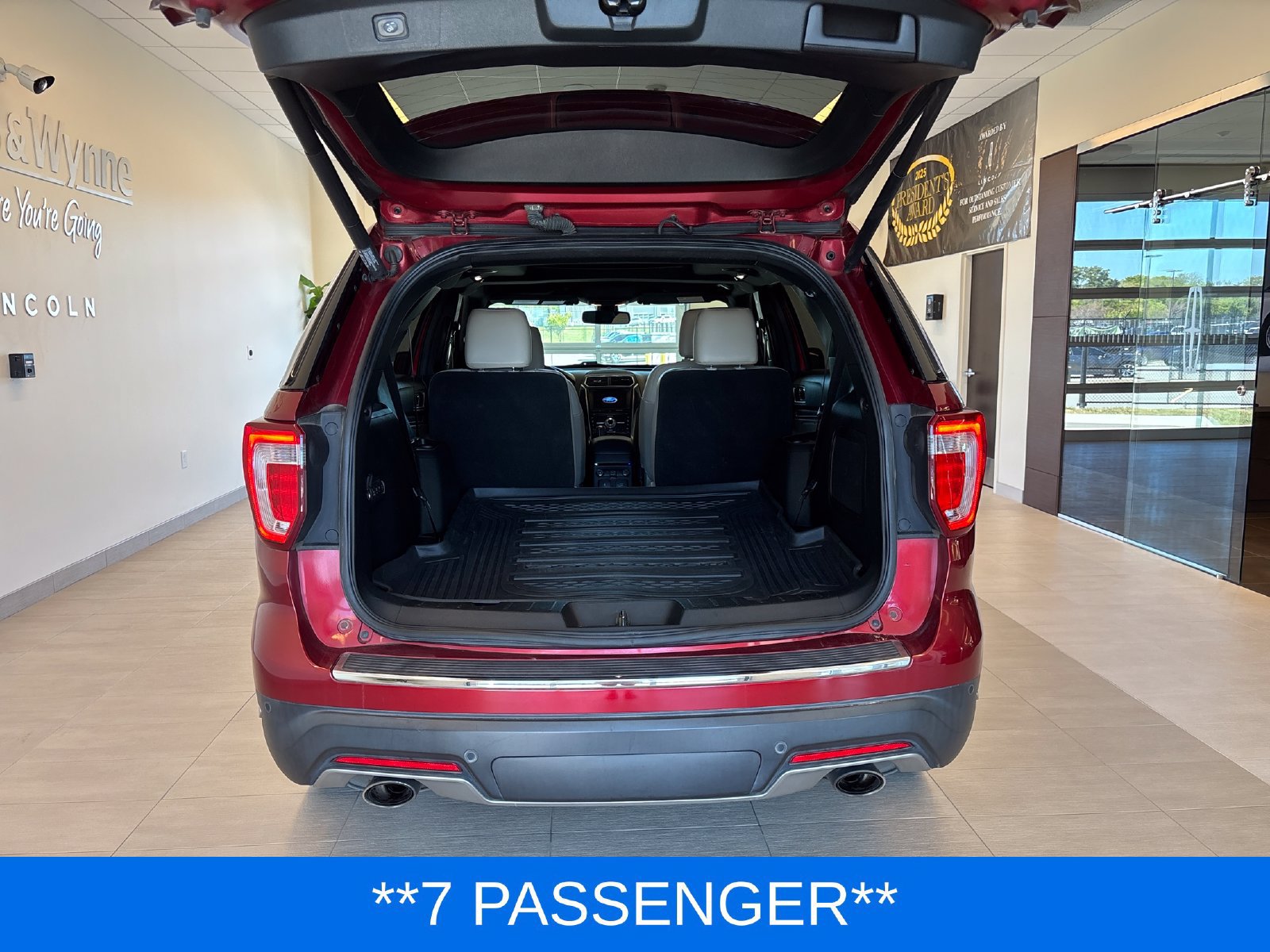 Used 2019 Ford Explorer Limited AWD/4WD image 11