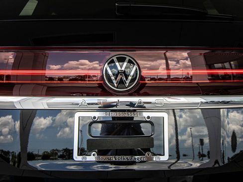 New 2026 Volkswagen Atlas SE FWD image 17