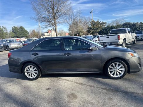 Used 2014 Toyota Camry XLE image 4
