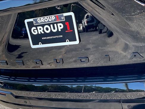 Used 2024 Toyota Sequoia Platinum image 31