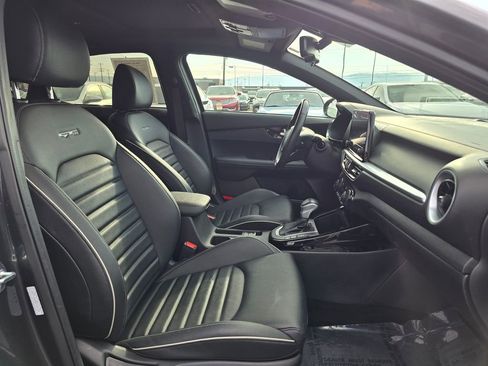 Used 2024 Kia Forte GT-Line w/ GT-Line Premium Package image 12