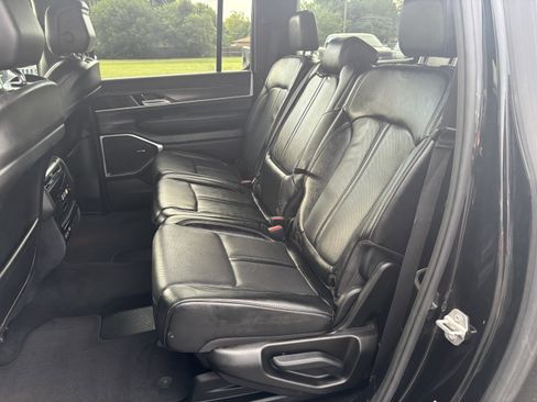 Used 2024 Jeep Wagoneer L Series II RWD image 23
