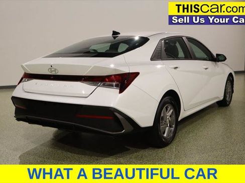 Used 2024 Hyundai Elantra SE FWD image 8