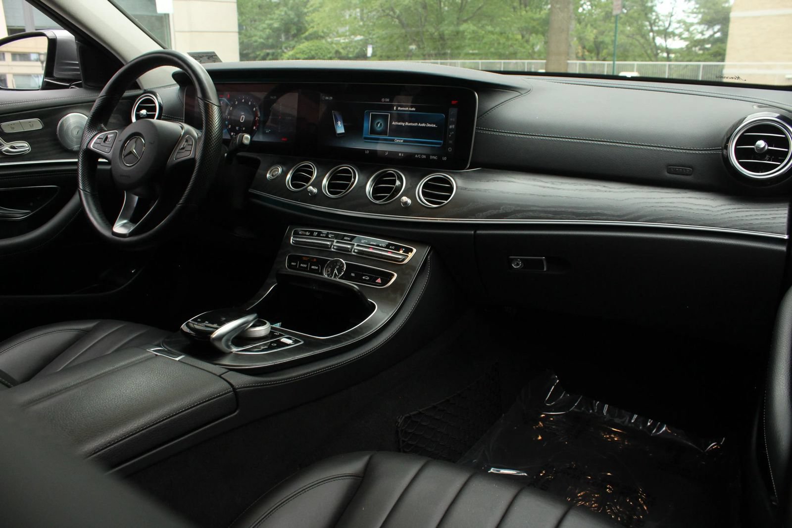 Used 2018 Mercedes-Benz E 400 4MATIC Wagon w/ Premium 3 Package image 25