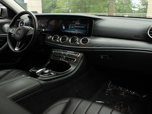 Used 2018 Mercedes-Benz E 400 4MATIC Wagon w/ Premium 3 Package image 25