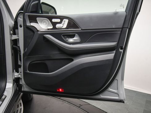 Used 2025 Mercedes-Benz GLS 450 4MATIC image 47