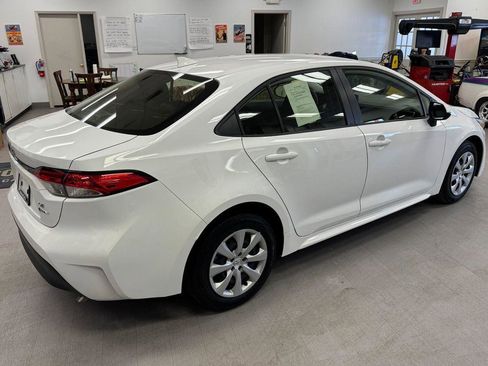 Used 2025 Toyota Corolla LE image 7