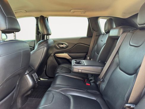 Used 2017 Jeep Cherokee High Altitude FWD image 13
