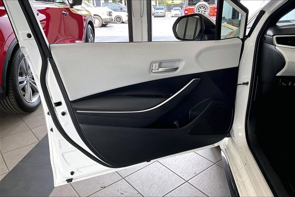 Used 2024 Toyota Corolla SE FWD image 17