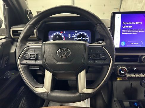 Used 2025 Toyota 4Runner Limited image 18