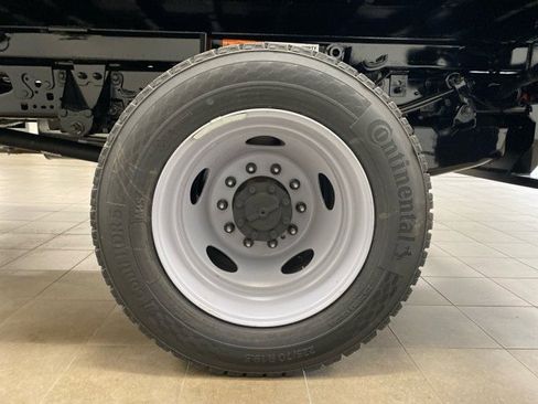 New 2025 Ford F550 4x4 Regular Cab Super Duty image 19