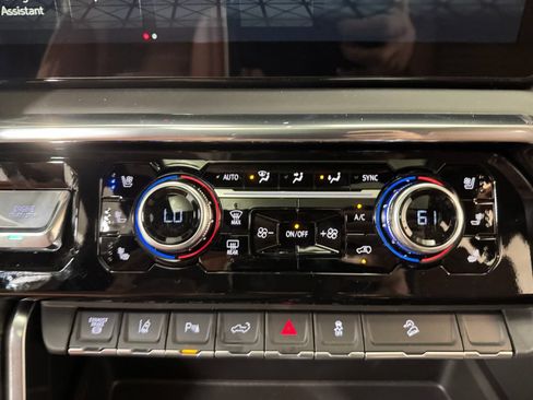 New 2026 GMC Sierra 2500 Denali Ultimate AWD/4WD image 19